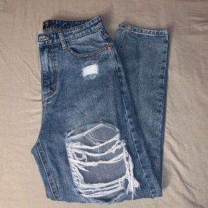 PrettyLittleThing Mid Blue Distress Mom jeans
